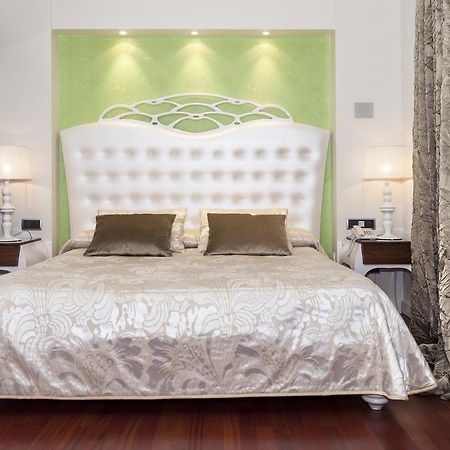 Escuderos Hotel Cruz Аргамасилья-де-Калатрава Номер фото